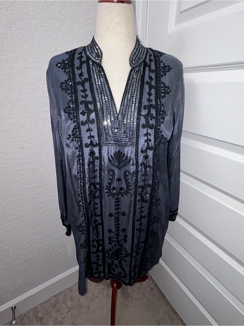 New, Soft Surroundings Grace Embroidered Sequins Long Sleeve Tunic Shirt Top